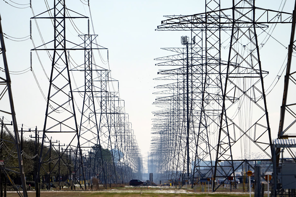 Are transmission towers AC or DC?